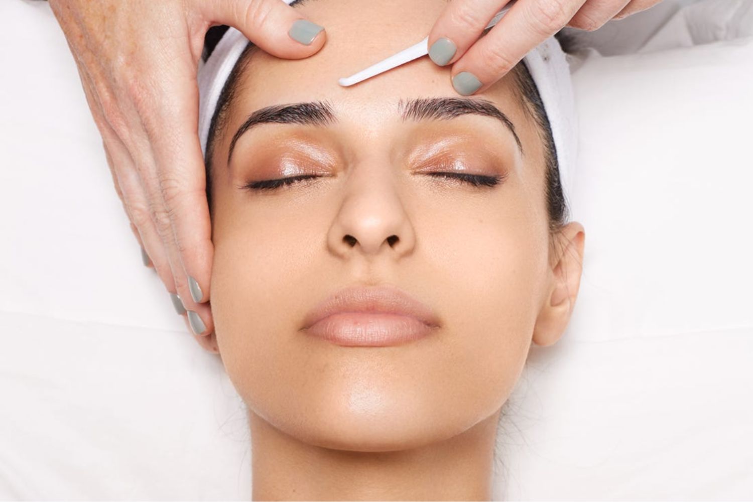 Rejuvenate Your Skin Instantly: The Science-Backed Benefits of Dermaplaning