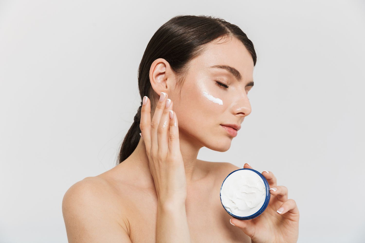 Rejuvenate Your Skin Instantly: The Science-Backed Benefits of Dermaplaning